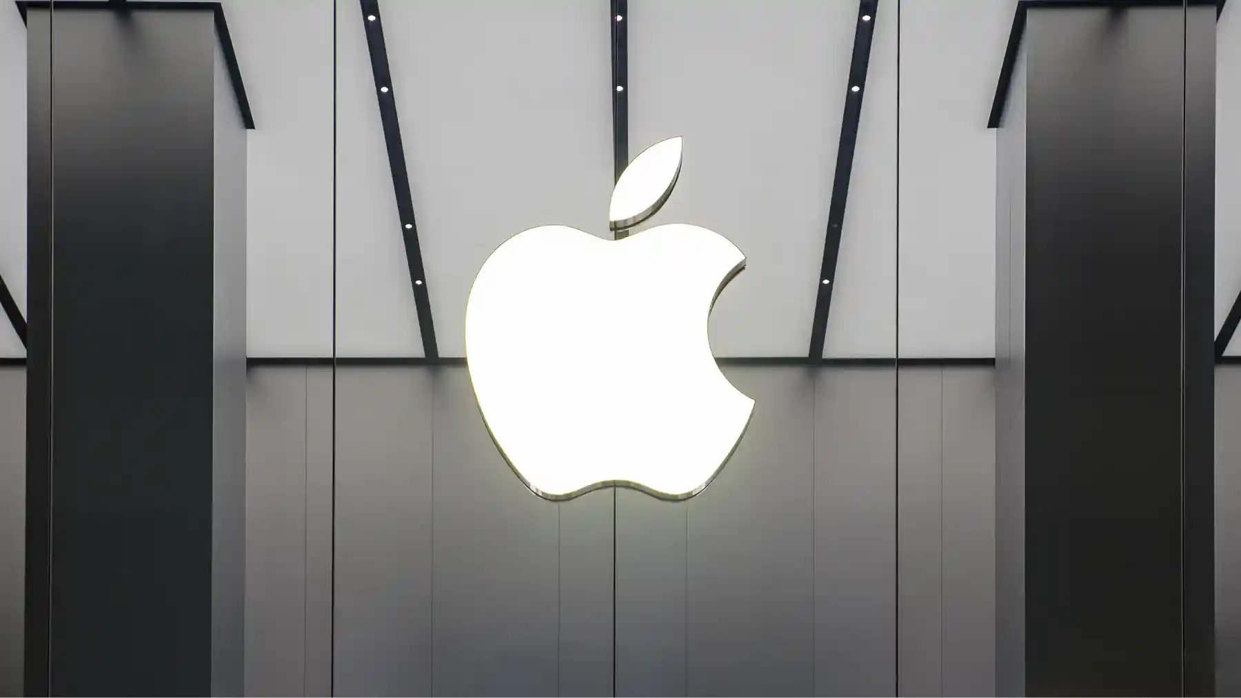 Apple Pangkas Tim Penjualan Demi Efisiensi di Tengah Rekor Laba