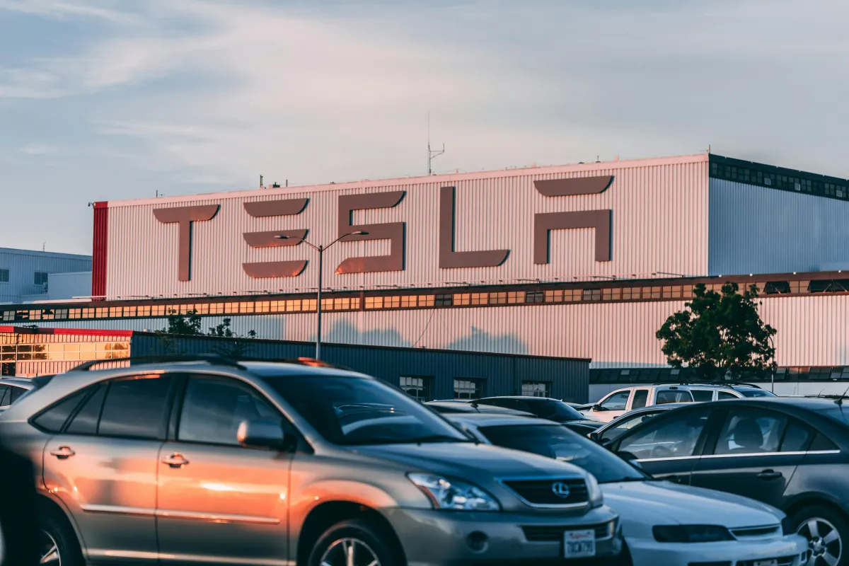 Cara Beli Saham Tesla 2025