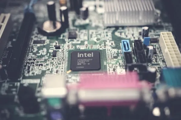 Saham Intel: Strategi, Persaingan, Harga, dan Cara Beli