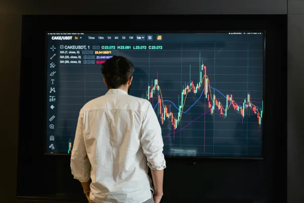 Trading vs Investing: What’s the Difference and Which One Fits You?