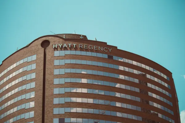 Cara Beli Saham Hyatt Hotels (H) via Gotrade, Praktis!